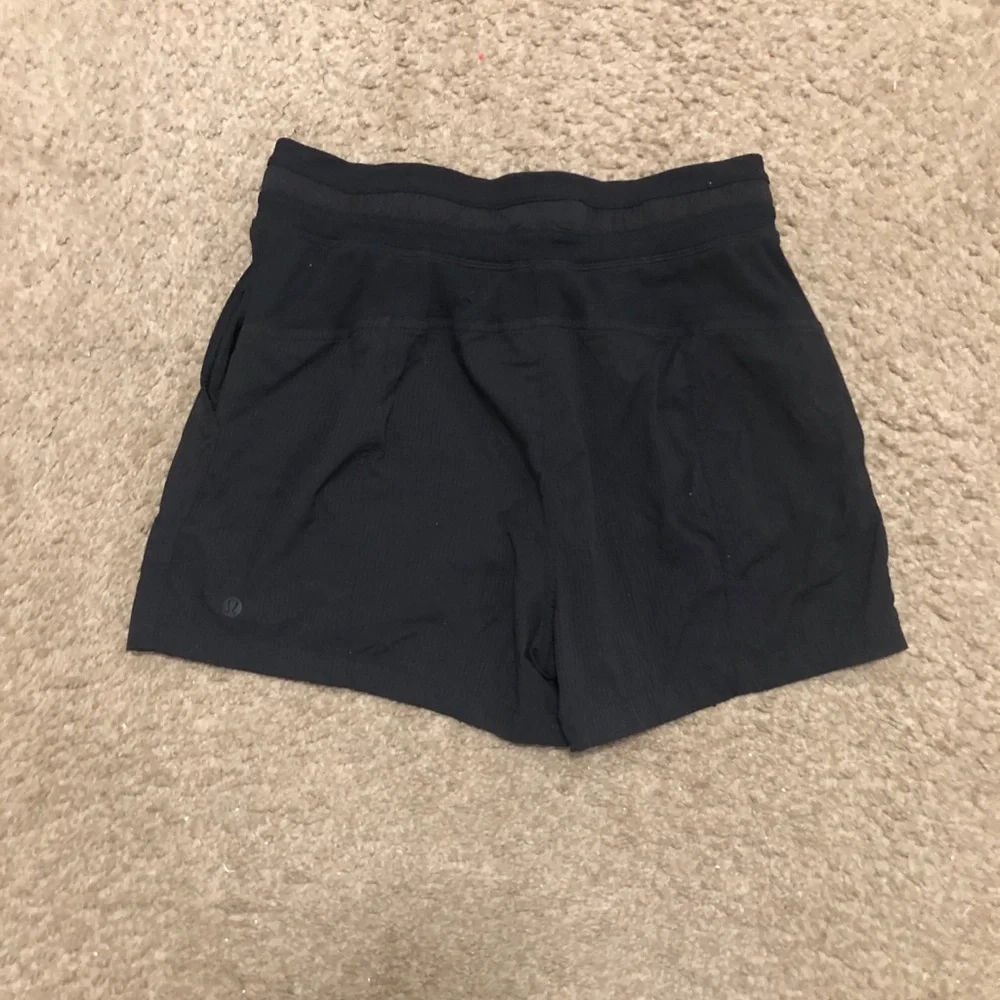 lululemon athletica Black Athletic Drawstring Shorts Size 4 Great conditions